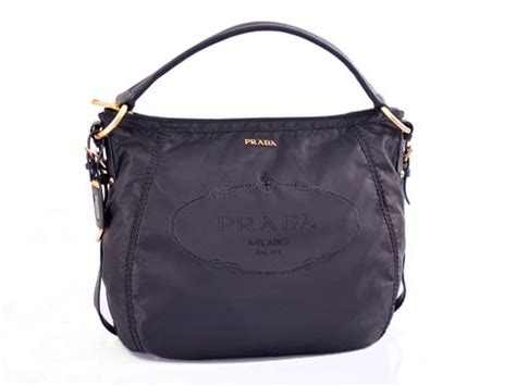 prada purses clearance sale.